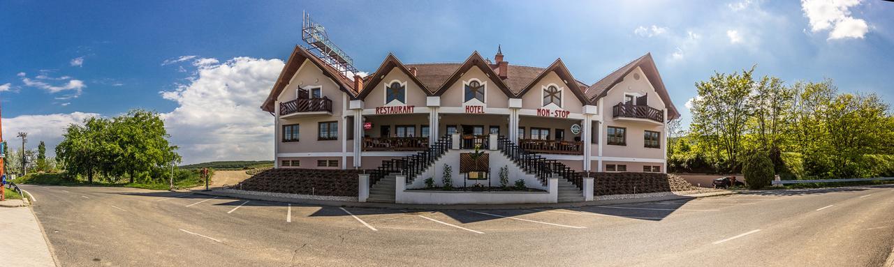 M1 Szeker Csarda Hotel Es Etterem Obarok Dış mekan fotoğraf